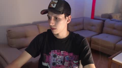 Snapshot of hefesto_69 chatting on December 2024 10:34:02 PM hefesto_69 online show from December 2024 10:34:02 PM