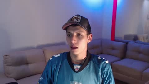 Snapshot of hefesto_69 chatting on December 2024 10:18:01 PM hefesto_69 online show from December 2024 10:18:01 PM