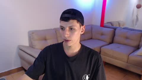 Snapshot of hefesto_69 chatting on December 2024 09:43:01 PM hefesto_69 online show from December 2024 09:43:01 PM