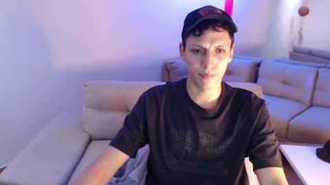 Snapshot of hefesto_69 chatting on February 2025 10:23:02 PM hefesto_69 online show from February 2025 10:23:02 PM