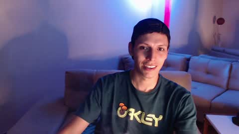 Snapshot of hefesto_69 chatting on February 2025 01:54:01 AM hefesto_69 online show from February 2025 01:54:01 AM