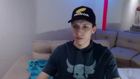 Snapshot of hefesto_69 chatting on March 2025 08:42:02 PM hefesto_69 online show from March 2025 08:42:02 PM