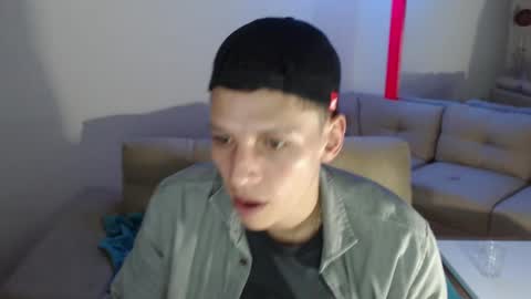 Snapshot of hefesto_69 chatting on March 2025 01:42:02 AM hefesto_69 online show from March 2025 01:42:02 AM