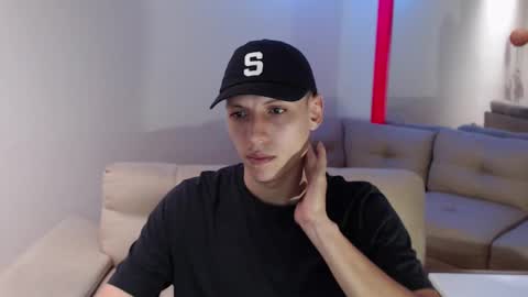 Snapshot of hefesto_69 chatting on March 2025 07:32:01 PM hefesto_69 online show from March 2025 07:32:01 PM