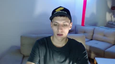 Snapshot of hefesto_69 chatting on March 2025 03:34:01 AM hefesto_69 online show from March 2025 03:34:01 AM