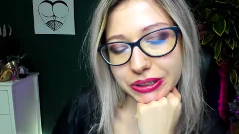 Heidi online show from December 2024 10:45:01 AM