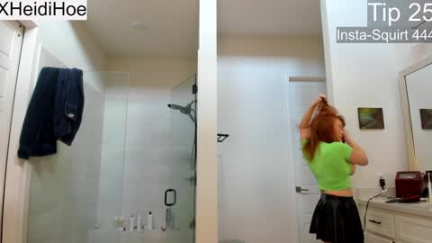 Snapshot of heidiandfriends chatting on January 2025 06:31:01 PM Manyvids    online show from January 2025 06:31:01 PM