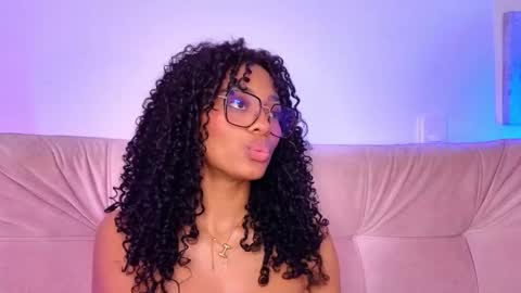 Snapshot of heily_fox chatting on March 2025 09:40:02 AM HEILY online show from March 2025 09:40:02 AM