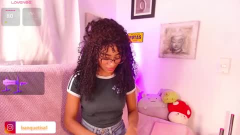 Snapshot of heily_fox chatting on March 2025 08:04:02 AM HEILY online show from March 2025 08:04:02 AM