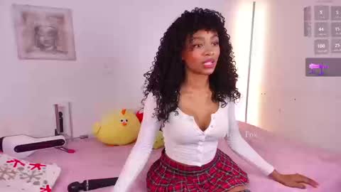Snapshot of heily_fox chatting on September 2025 02:53:01 PM HEILY online show from September 2025 02:53:01 PM