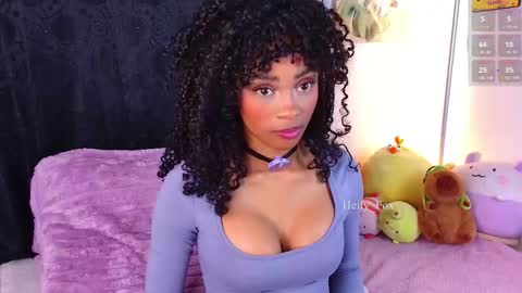 Snapshot of heily_fox chatting on October 2025 04:04:01 AM HEILY online show from October 2025 04:04:01 AM