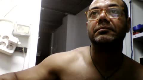 Snapshot of heistt chatting on July 2026 01:41:02 AM Heist Stein online show from July 2026 01:41:02 AM