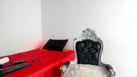 Hela   Independent model online show from November 2025 08:08:02 PM