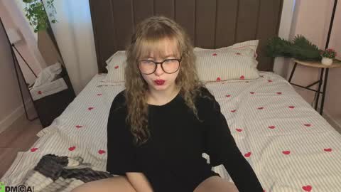 Snapshot of helen_carson chatting on April 2026 01:08:01 AM Helen Carson online show from April 2026 01:08:01 AM