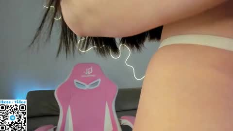 helen_spark online show from November 2025 01:44:02 AM