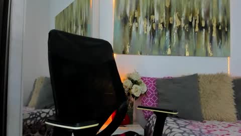 Helena Santos  online show from October 2025 12:04:02 PM