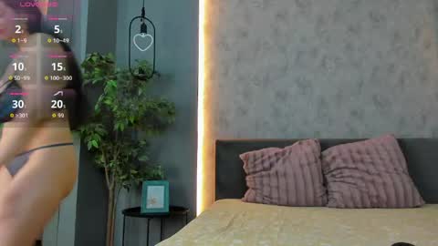HelenSwett online show from June 2026 04:24:01 AM