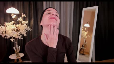 Helen online show from February 2025 11:55:01 AM