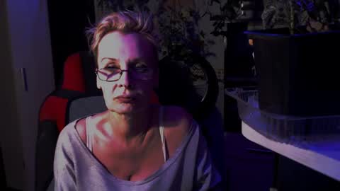 Snapshot of helgahimmele chatting on June 2026 10:40:02 PM Helga online show from June 2026 10:40:02 PM