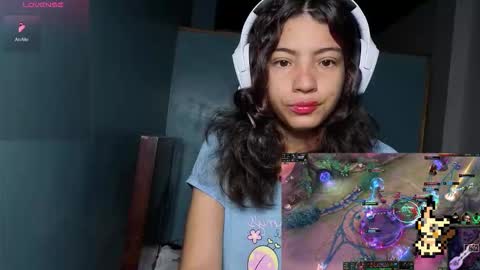 Helia Transfem and Amy online show from November 2025 11:49:01 AM