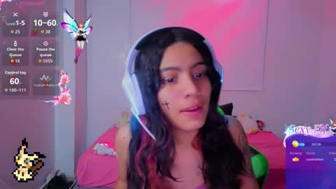 Snapshot of helia_n_amy chatting on February 2026 11:32:02 PM Helia Transfem and Amy online show from February 2026 11:32:02 PM