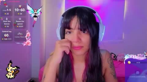 Snapshot of helia_n_amy chatting on February 2026 10:36:02 PM Helia Transfem and Amy online show from February 2026 10:36:02 PM