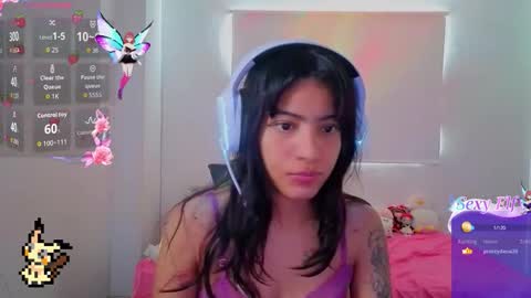 Snapshot of helia_n_amy chatting on February 2026 07:20:01 PM Helia Transfem and Amy online show from February 2026 07:20:01 PM