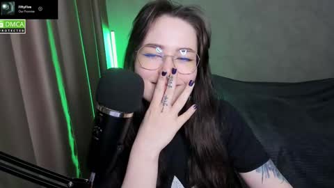 Red online show from February 2025 09:25:02 PM