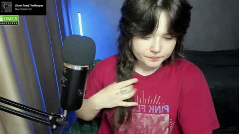 Red online show from November 2025 06:39:01 PM