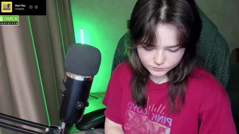 Red online show from March 2026 08:33:01 PM