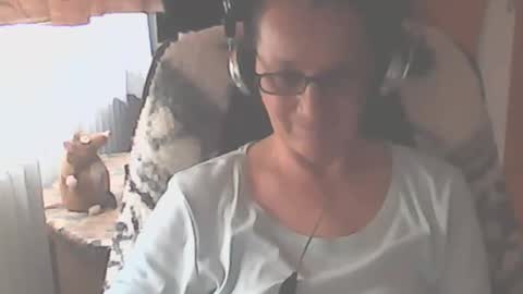 Snapshot of hellenmarie chatting on October 2025 10:27:02 AM hellenmarie online show from October 2025 10:27:02 AM