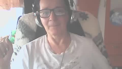 Snapshot of hellenmarie chatting on February 2026 11:20:01 AM hellenmarie online show from February 2026 11:20:01 AM