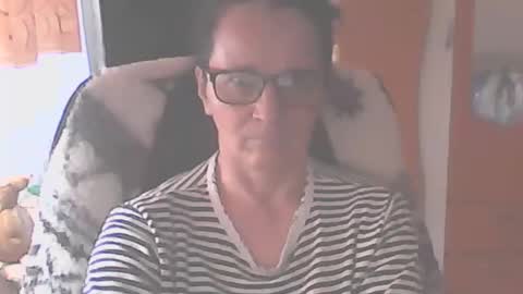 Snapshot of hellenmarie chatting on February 2026 11:17:01 AM hellenmarie online show from February 2026 11:17:01 AM