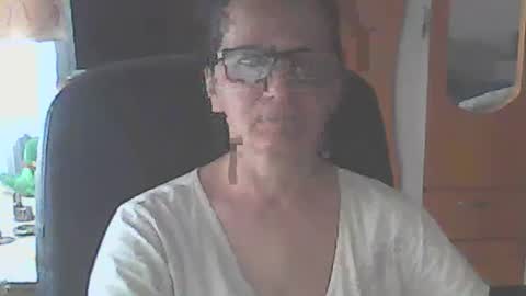 Snapshot of hellenmarie chatting on May 2026 10:44:02 AM hellenmarie online show from May 2026 10:44:02 AM