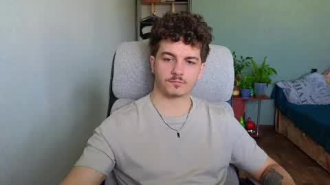 Snapshot of hellish_sugar chatting on April 2026 07:12:02 AM Remy online show from April 2026 07:12:02 AM
