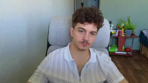 Snapshot of hellish_sugar chatting on May 2026 06:09:02 AM Remy online show from May 2026 06:09:02 AM