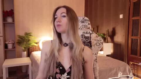 Snapshot of hello_lisha chatting on April 2026 08:20:02 AM Alisia Monday to Friday from 10 am to 4 pm GMT 2 online show from April 2026 08:20:02 AM