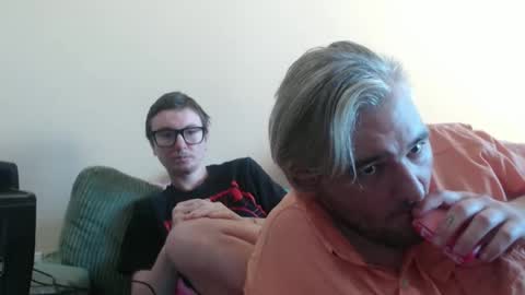 Snapshot of hellr4izer chatting on December 2025 06:48:01 PM Hayden Phirox online show from December 2025 06:48:01 PM