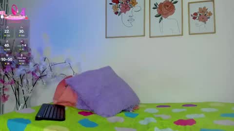 Snapshot of hellzel_moon chatting on September 2025 06:53:01 PM Hellzel online show from September 2025 06:53:01 PM