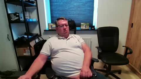 Snapshot of henrikrp1971 chatting on April 2026 03:33:02 PM henrikrp1971 online show from April 2026 03:33:02 PM