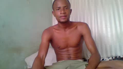 Snapshot of henriotflavien20 chatting on December 2024 05:26:02 AM Adrian Honey online show from December 2024 05:26:02 AM