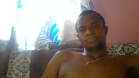 Snapshot of henriotflavien20 chatting on January 2025 06:00:01 AM Adrian Honey online show from January 2025 06:00:01 AM