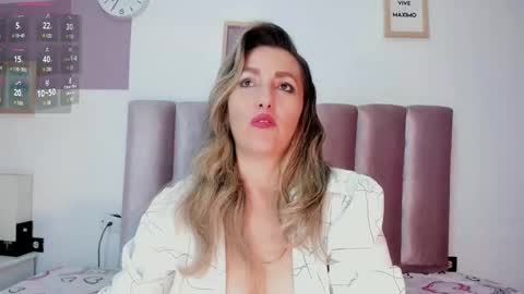 Snapshot of hera_godess chatting on January 2025 01:03:01 PM Hera godes online show from January 2025 01:03:01 PM