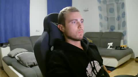 John Pearl online show from December 2025 06:58:02 PM