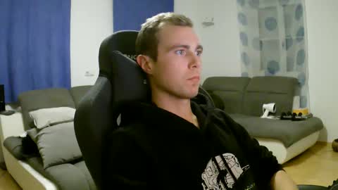 John Pearl online show from December 2025 07:55:01 PM