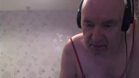 mature online show from October 2025 03:04:02 AM