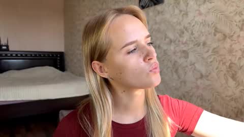 Snapshot of hermiladziekan chatting on September 2025 08:03:02 AM Sylvia online show from September 2025 08:03:02 AM