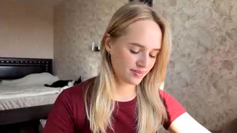 Snapshot of hermiladziekan chatting on September 2025 08:03:01 AM Sylvia online show from September 2025 08:03:01 AM