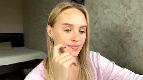Snapshot of hermiladziekan chatting on September 2025 07:45:01 AM Sylvia online show from September 2025 07:45:01 AM