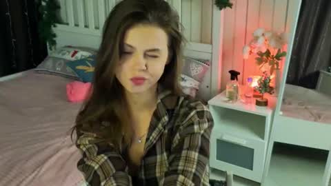 Nicole online show from March 2026 06:54:01 PM